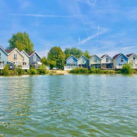 Cotswolds Lakeside Lodge - Nesbitt'S Nest Саут-Керни Экстерьер фото