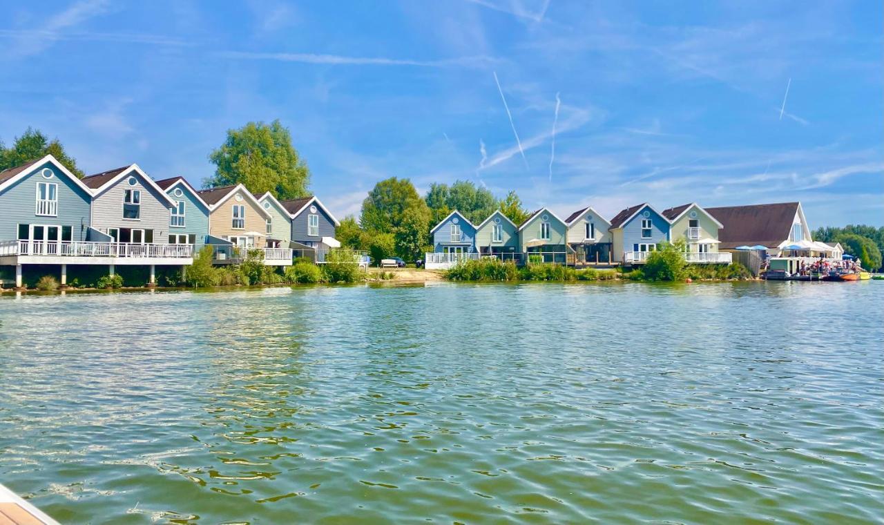 Cotswolds Lakeside Lodge - Nesbitt'S Nest Саут-Керни Экстерьер фото